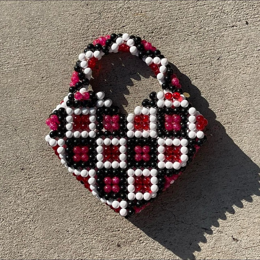 🖤 Beaded Pixel Heart Bag